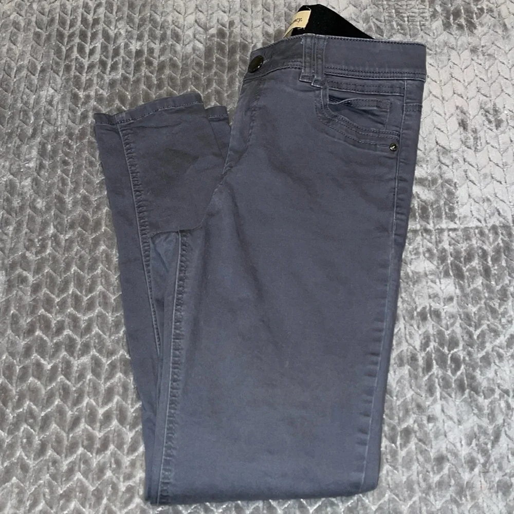 Democracy “Ab” technology Jeans. Size 8. Skinny Jeans. - Picture 1 of 11